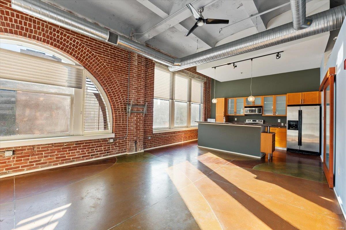 1136 Washington Avenue Unit: 209