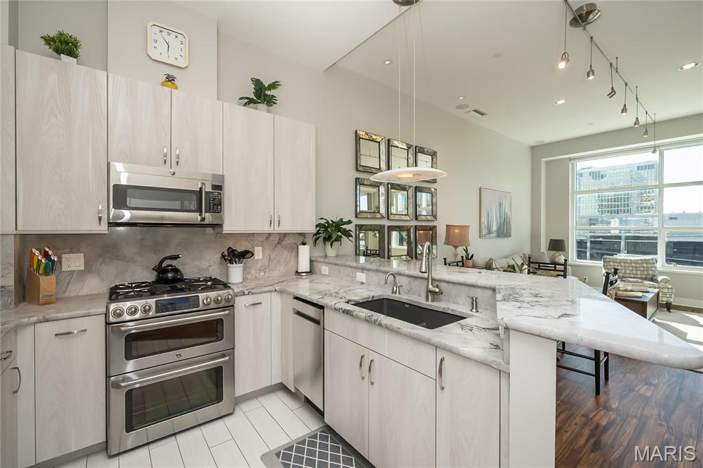 8025 Maryland Avenue Unit: 5G