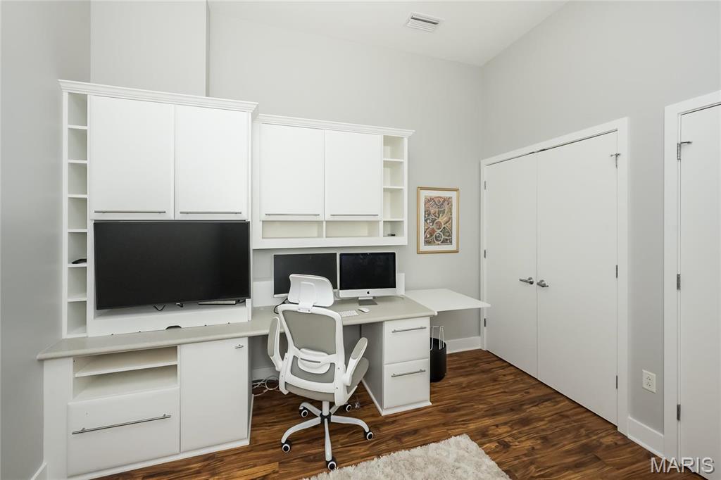 8025 Maryland Avenue Unit: 5G