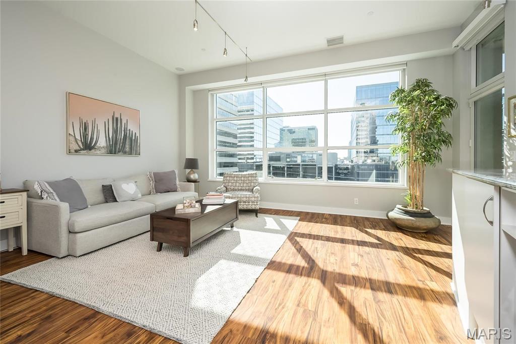 8025 Maryland Avenue Unit: 5G