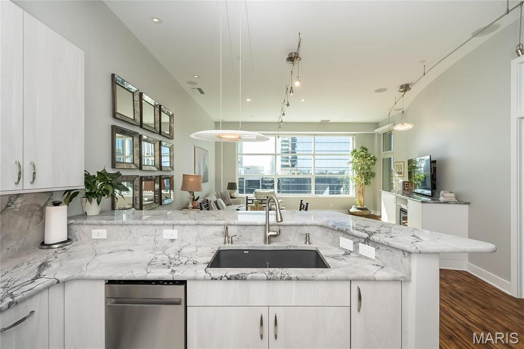 8025 Maryland Avenue Unit: 5G