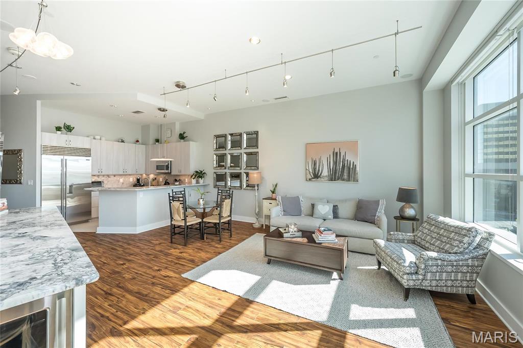 8025 Maryland Avenue Unit: 5G