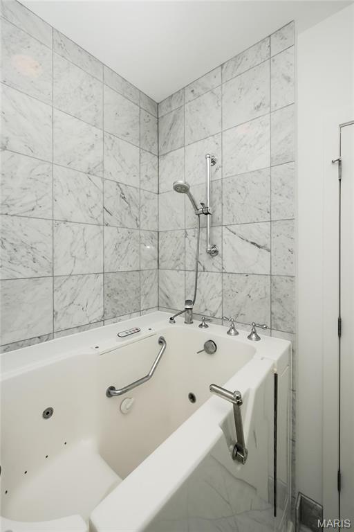 8025 Maryland Avenue Unit: 5G