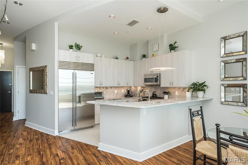 8025 Maryland Avenue Unit: 5G