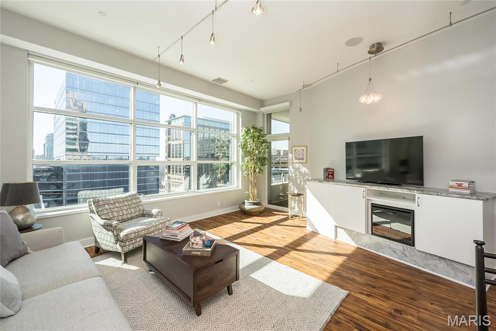 8025 Maryland Avenue Unit: 5G