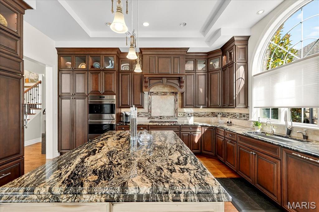 295 Meadowbrook Country Club Est