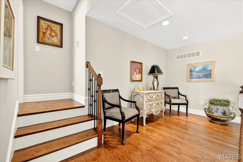 295 Meadowbrook Country Club Est