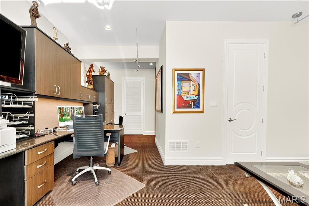 295 Meadowbrook Country Club Est