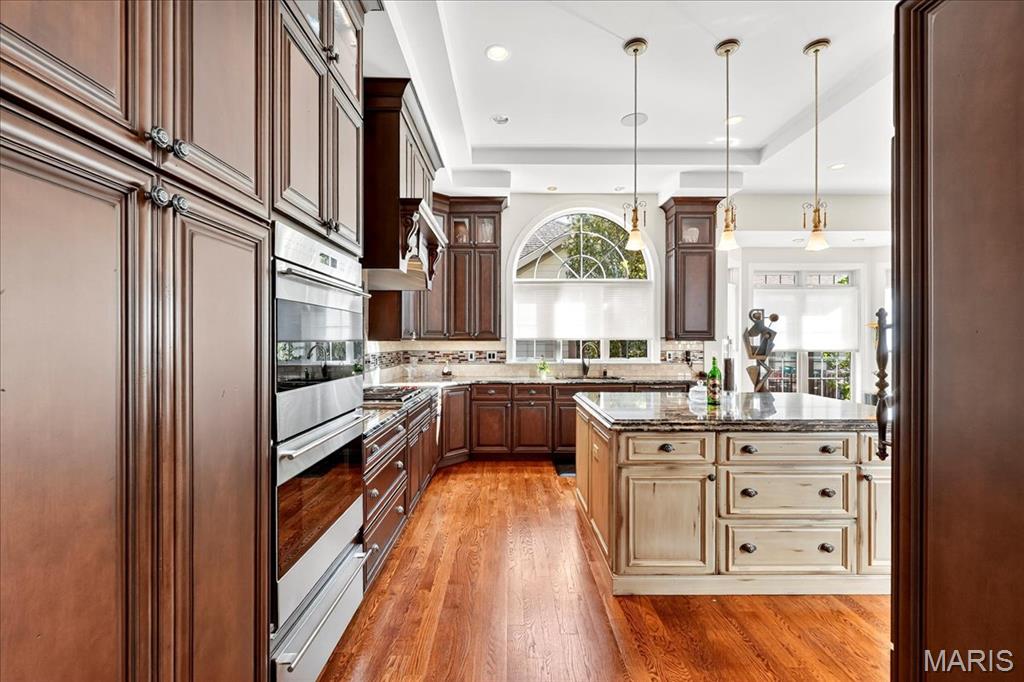 295 Meadowbrook Country Club Est