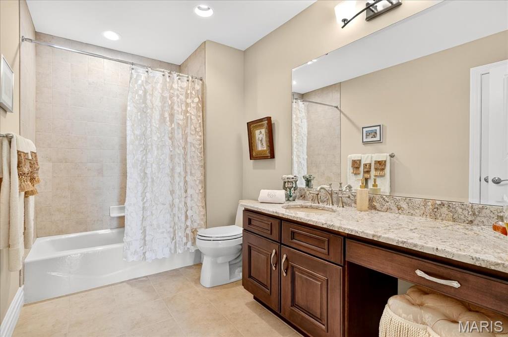 295 Meadowbrook Country Club Est