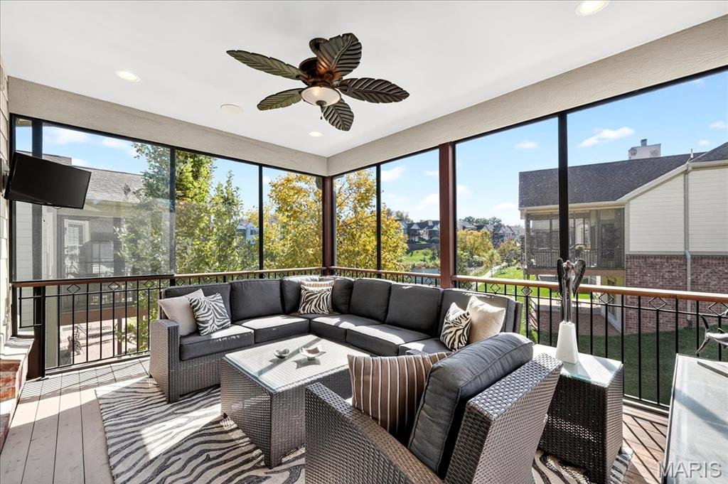 295 Meadowbrook Country Club Est