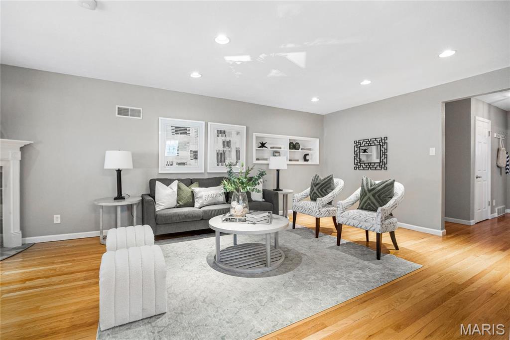 5816 Jamieson Avenue