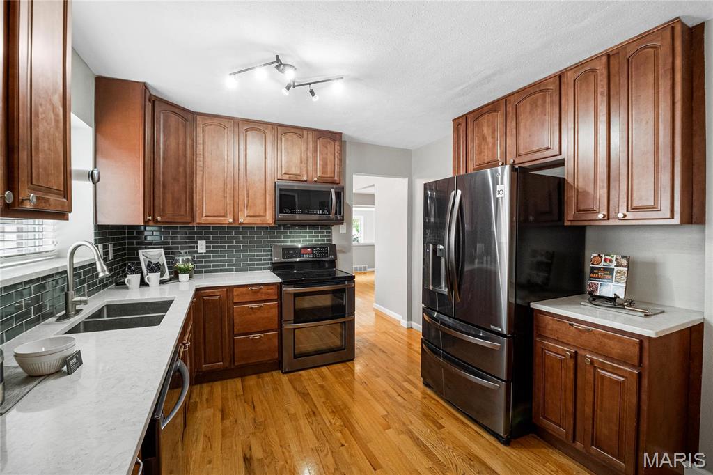 5816 Jamieson Avenue