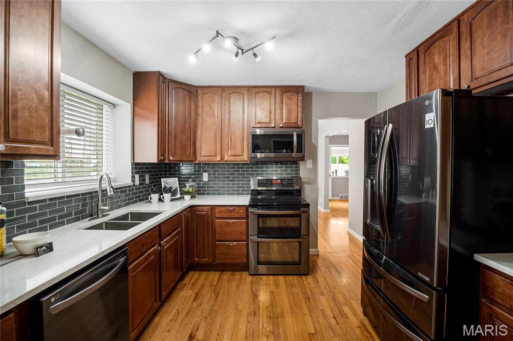 5816 Jamieson Avenue