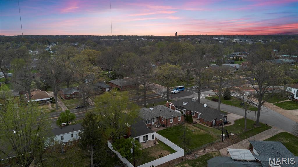 5816 Jamieson Avenue