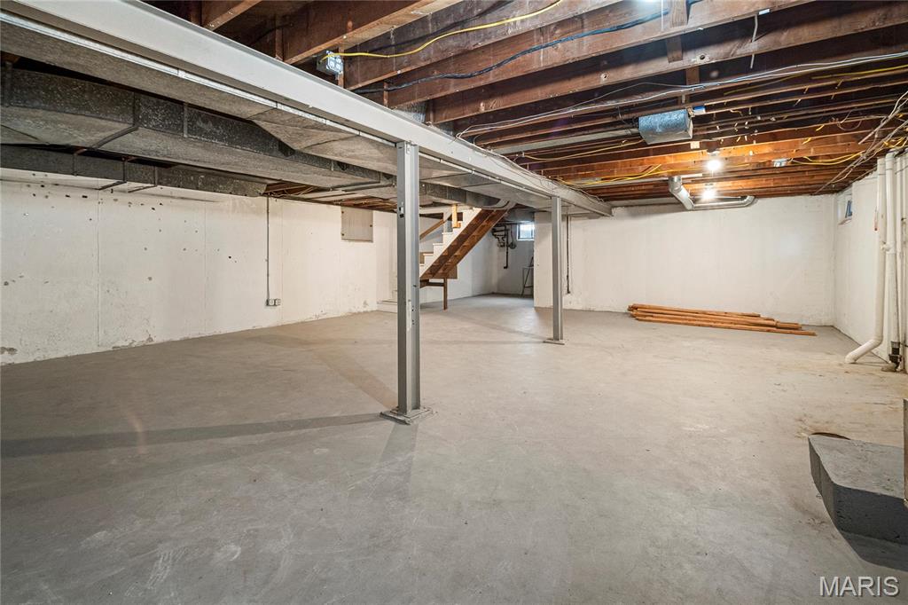 5816 Jamieson Avenue