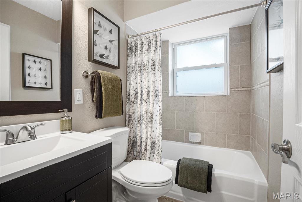 5816 Jamieson Avenue