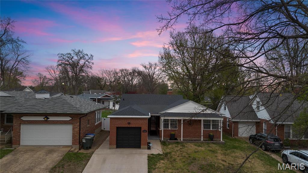 5816 Jamieson Avenue