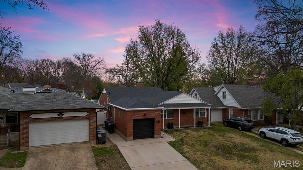 5816 Jamieson Avenue