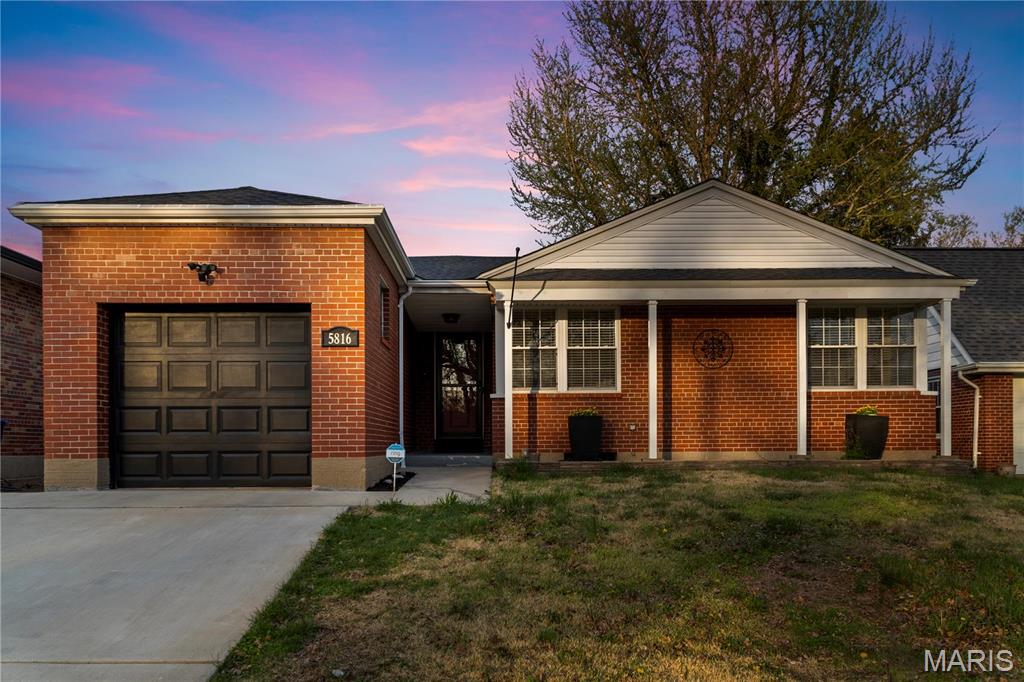 5816 Jamieson Avenue