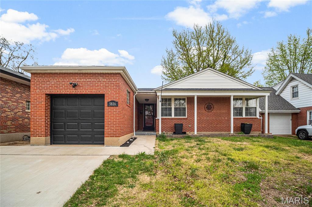 5816 Jamieson Avenue