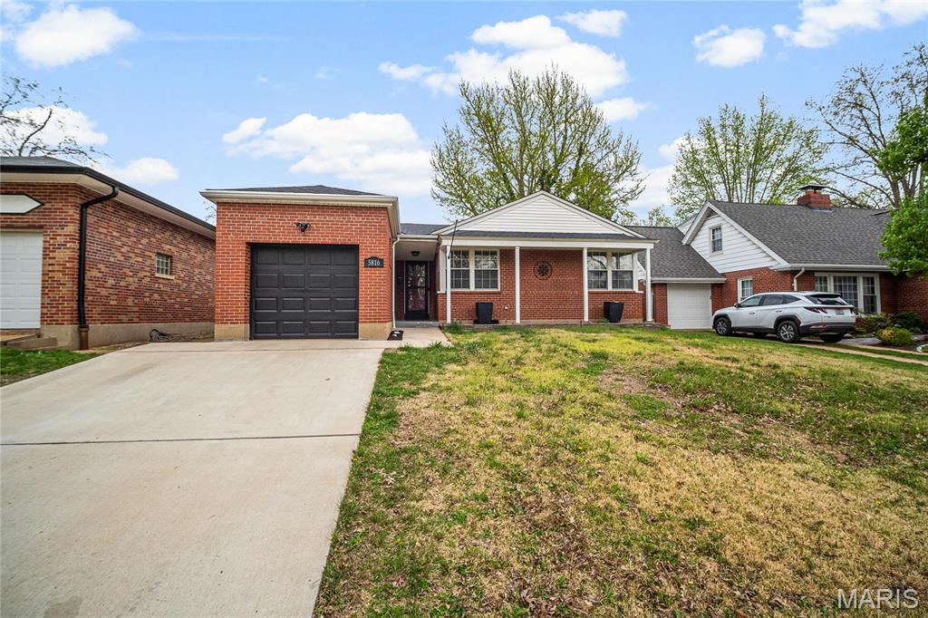 5816 Jamieson Avenue