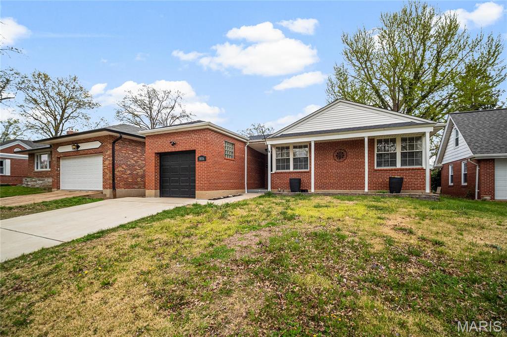 5816 Jamieson Avenue