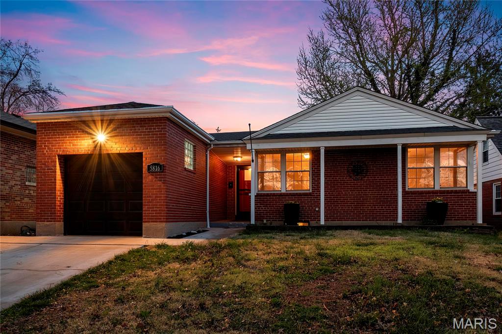 5816 Jamieson Avenue