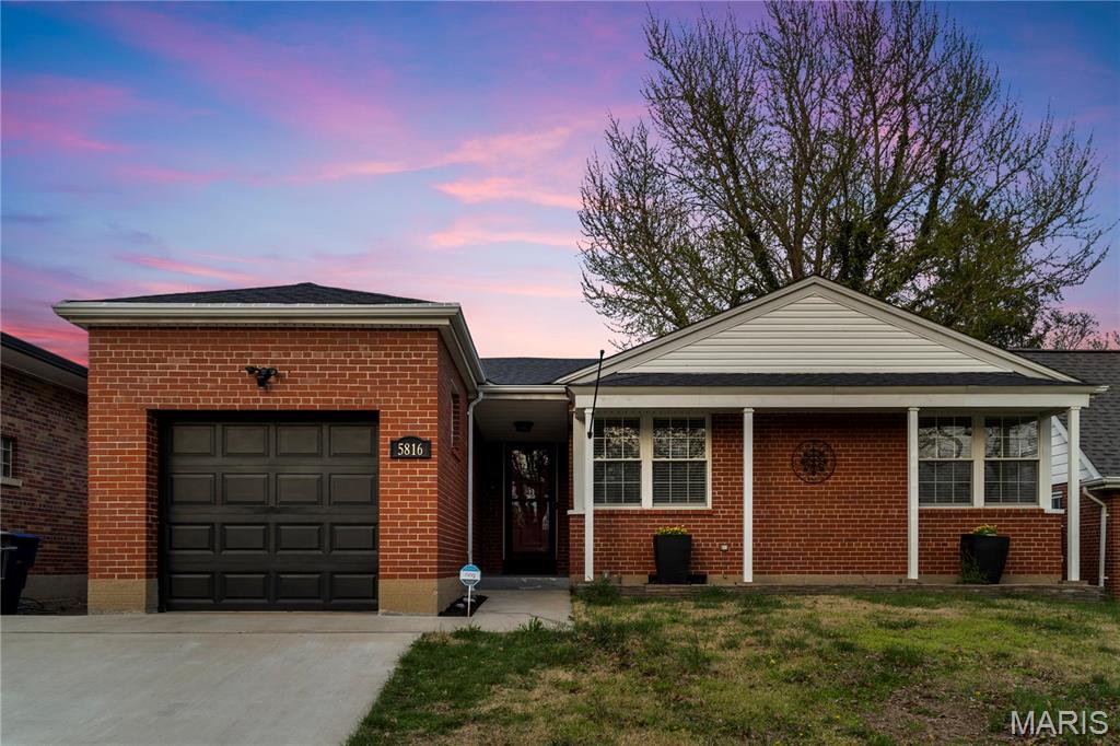 5816 Jamieson Avenue