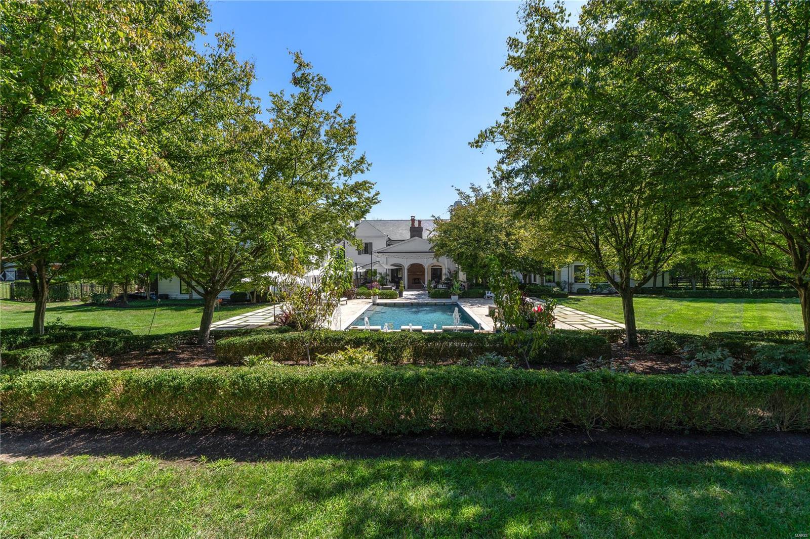 8 Radnor Road