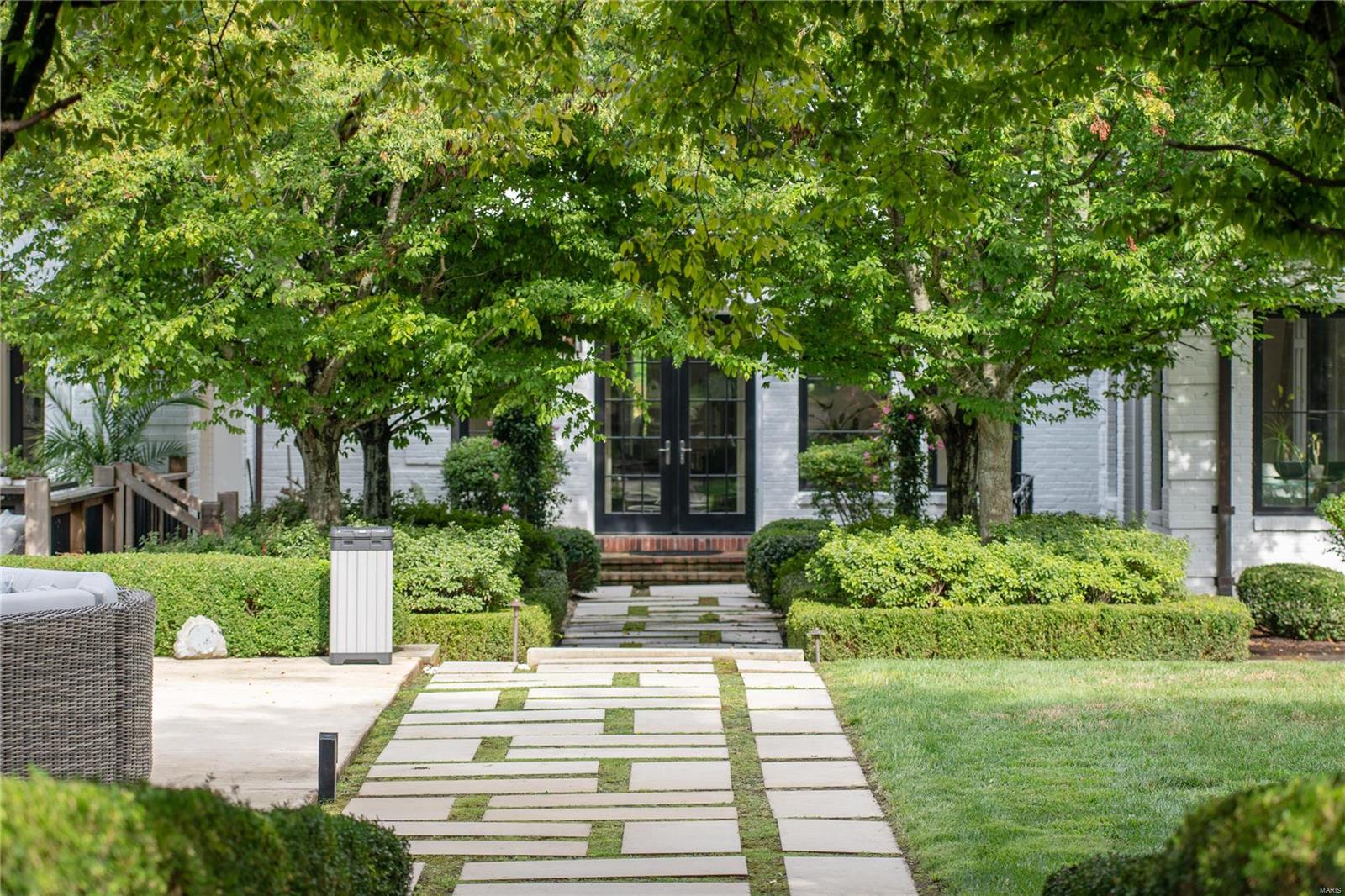8 Radnor Road