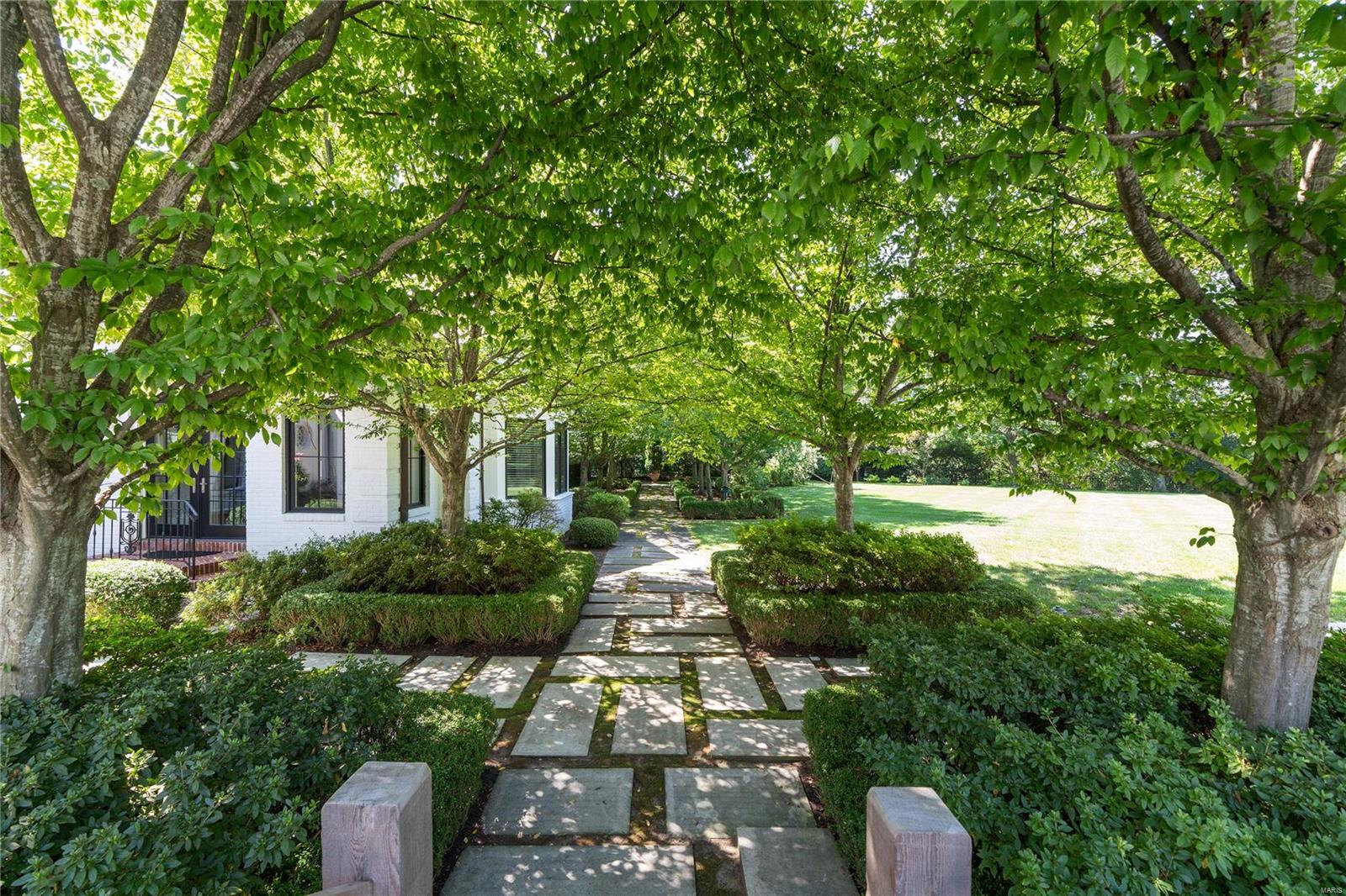 8 Radnor Road