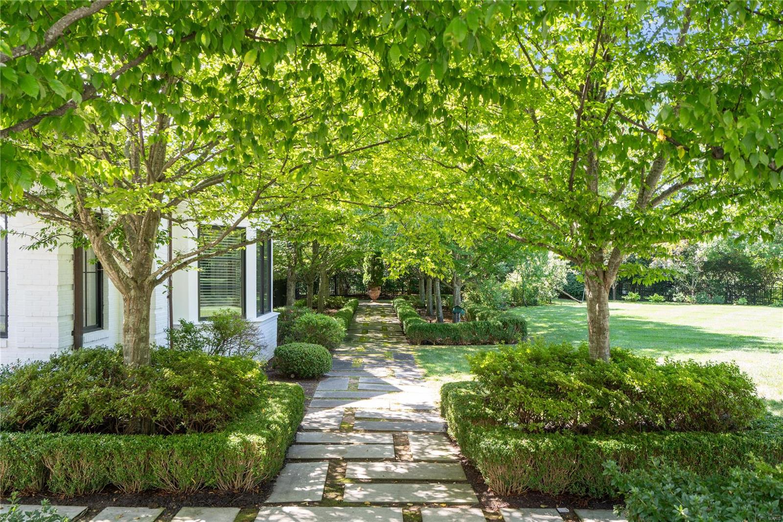 8 Radnor Road