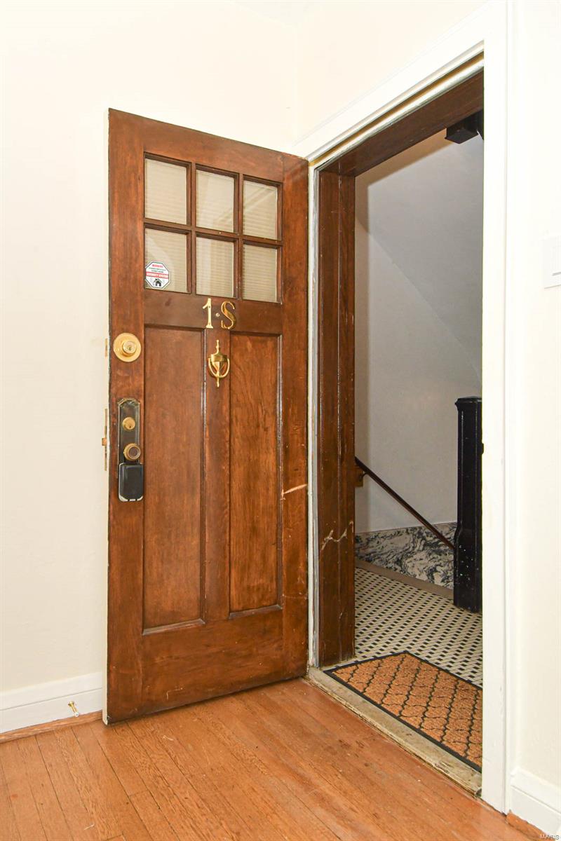 7629 Wydown Unit: 1S