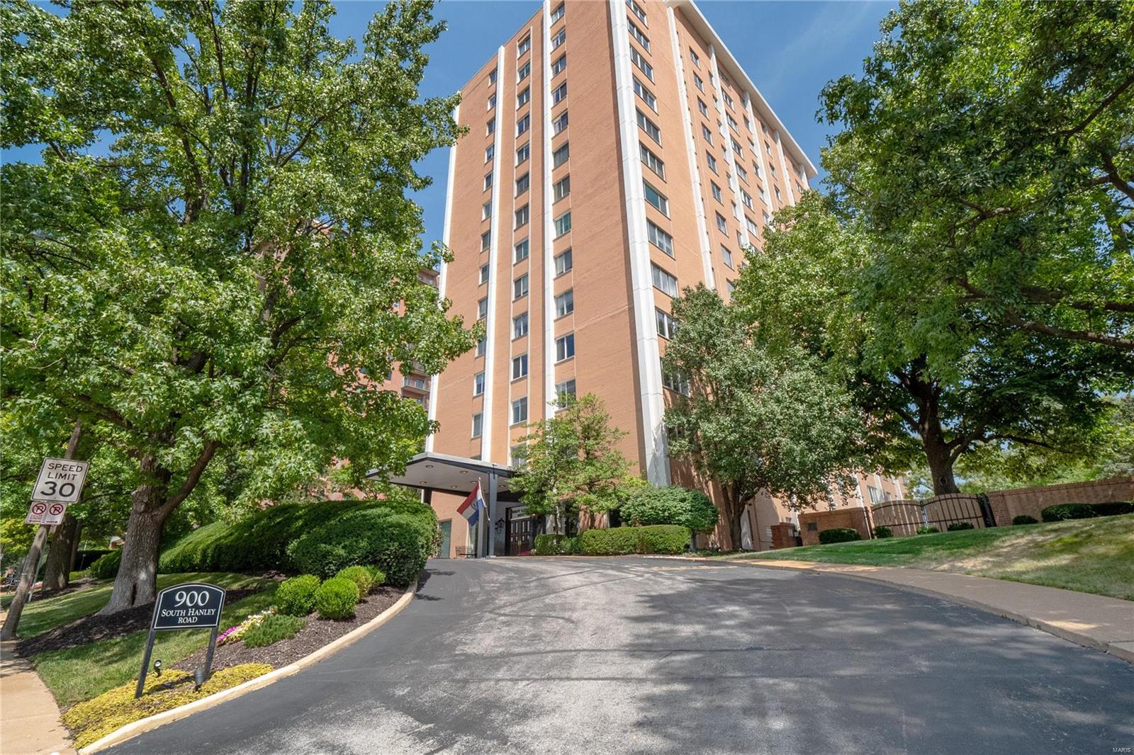 900 S Hanley Road Unit: 9B