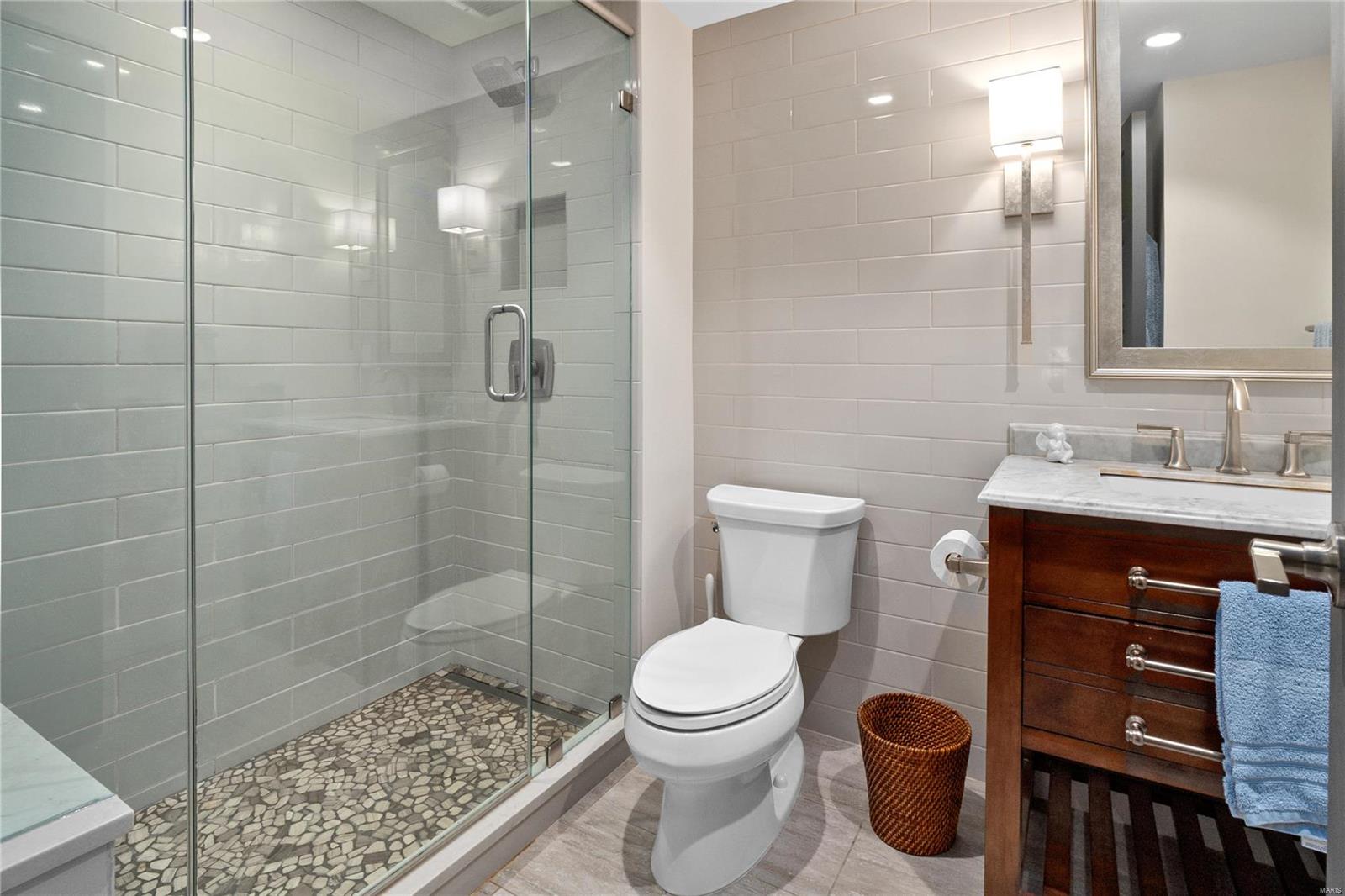 900 S Hanley Road Unit: 9B