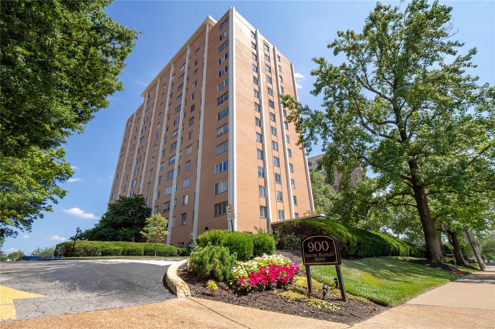 900 S Hanley Road Unit: 9B