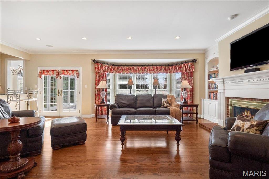 2142 White Lane Drive