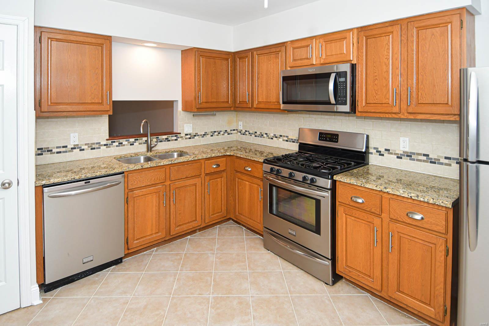 571 Woodhill Estates