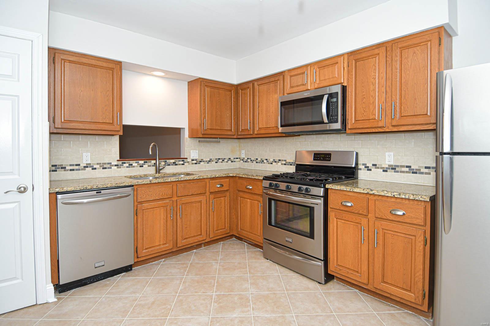 571 Woodhill Estates