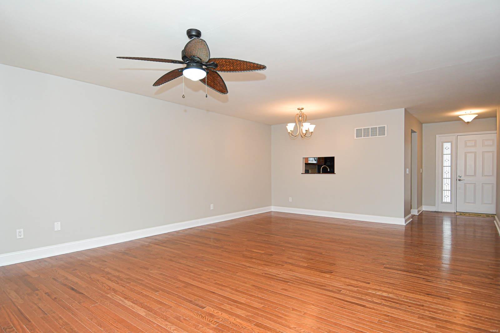 571 Woodhill Estates