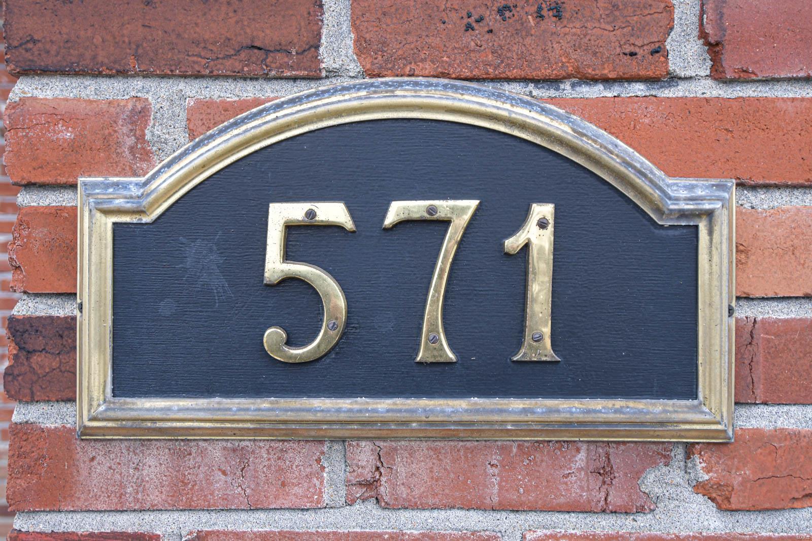 571 Woodhill Estates