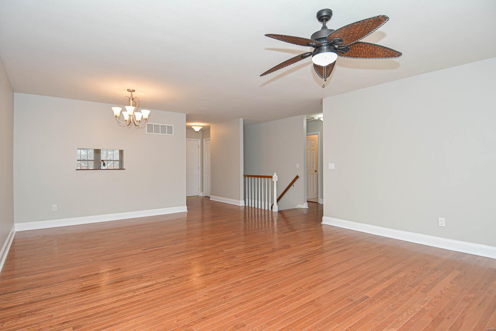 571 Woodhill Estates