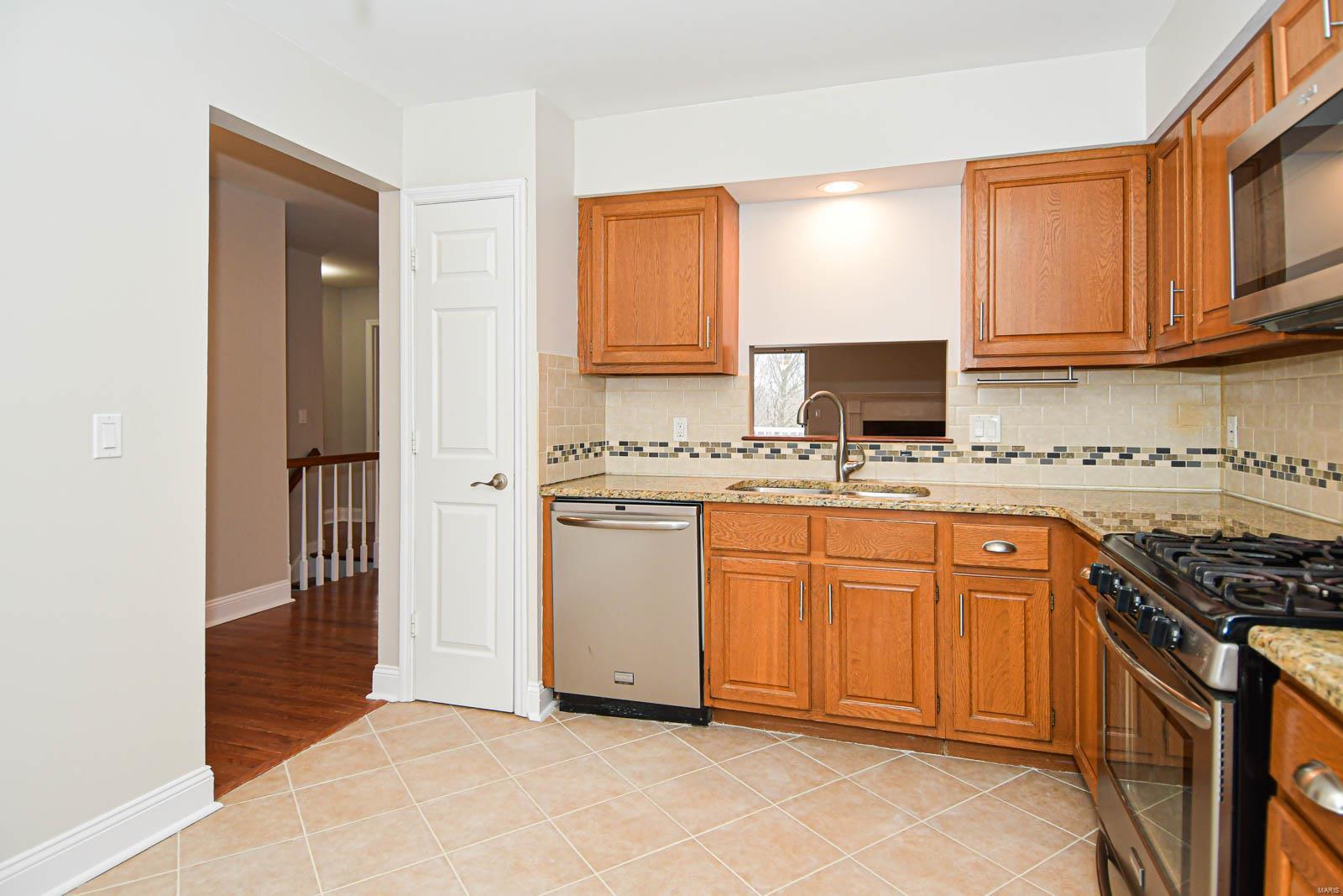 571 Woodhill Estates