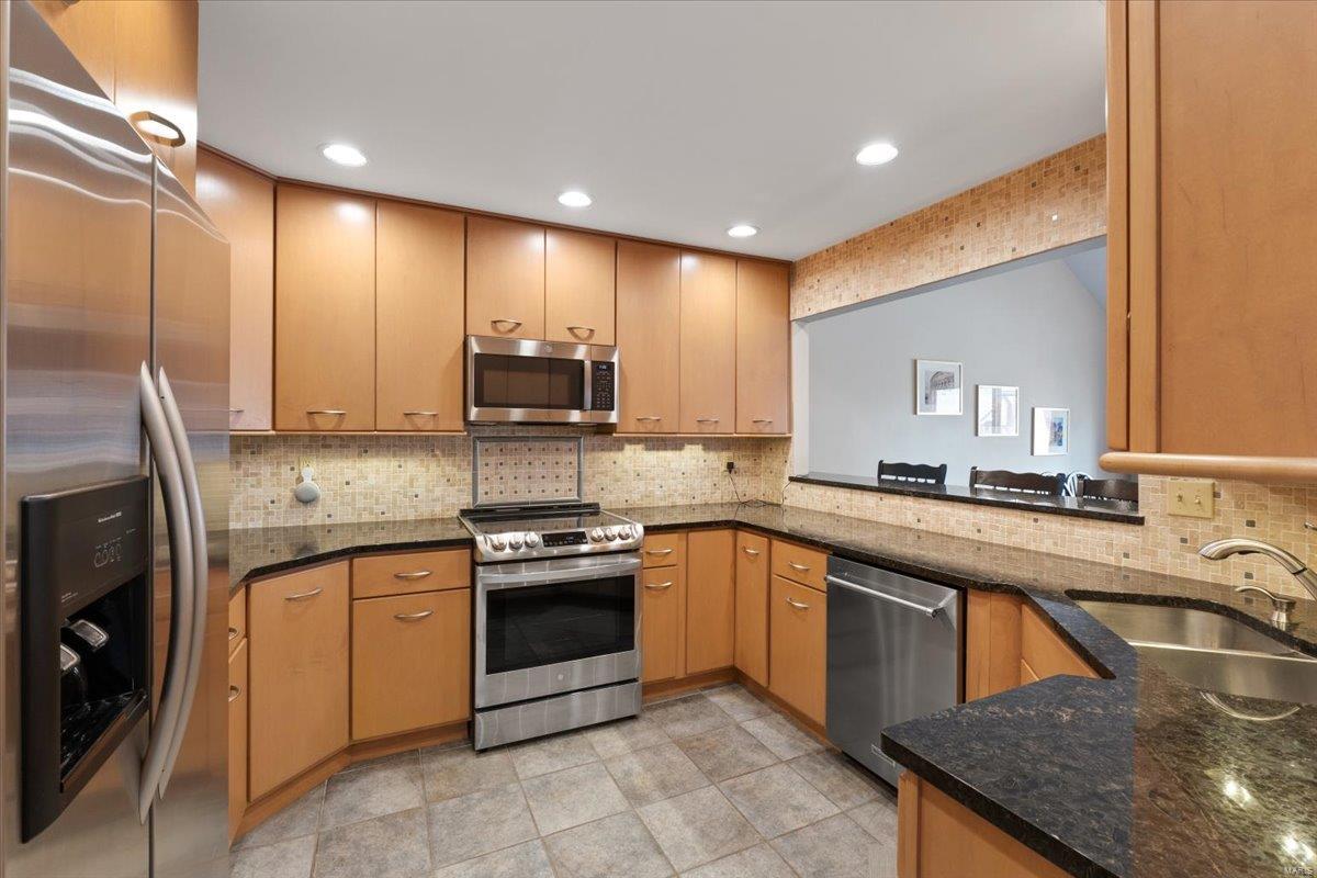 4454 Lindell Boulevard Unit: 28