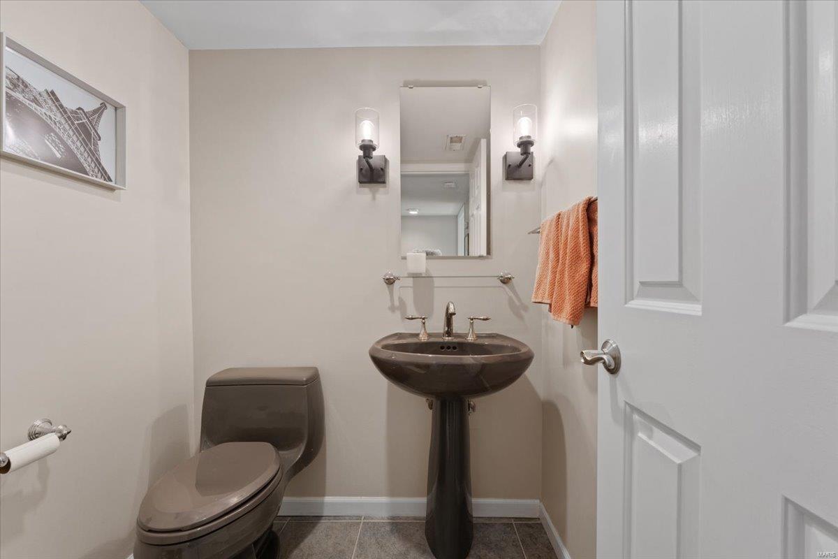 4454 Lindell Boulevard Unit: 28