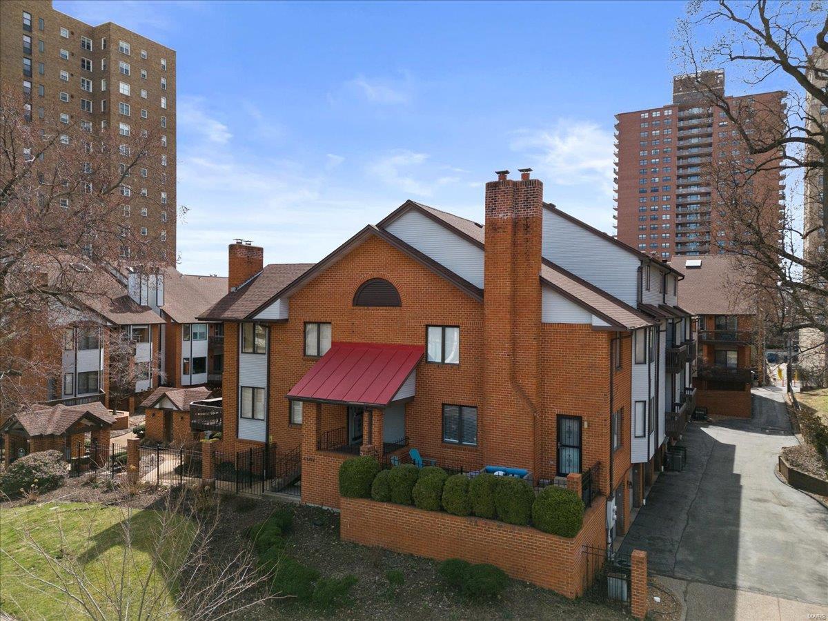 4454 Lindell Boulevard Unit: 28