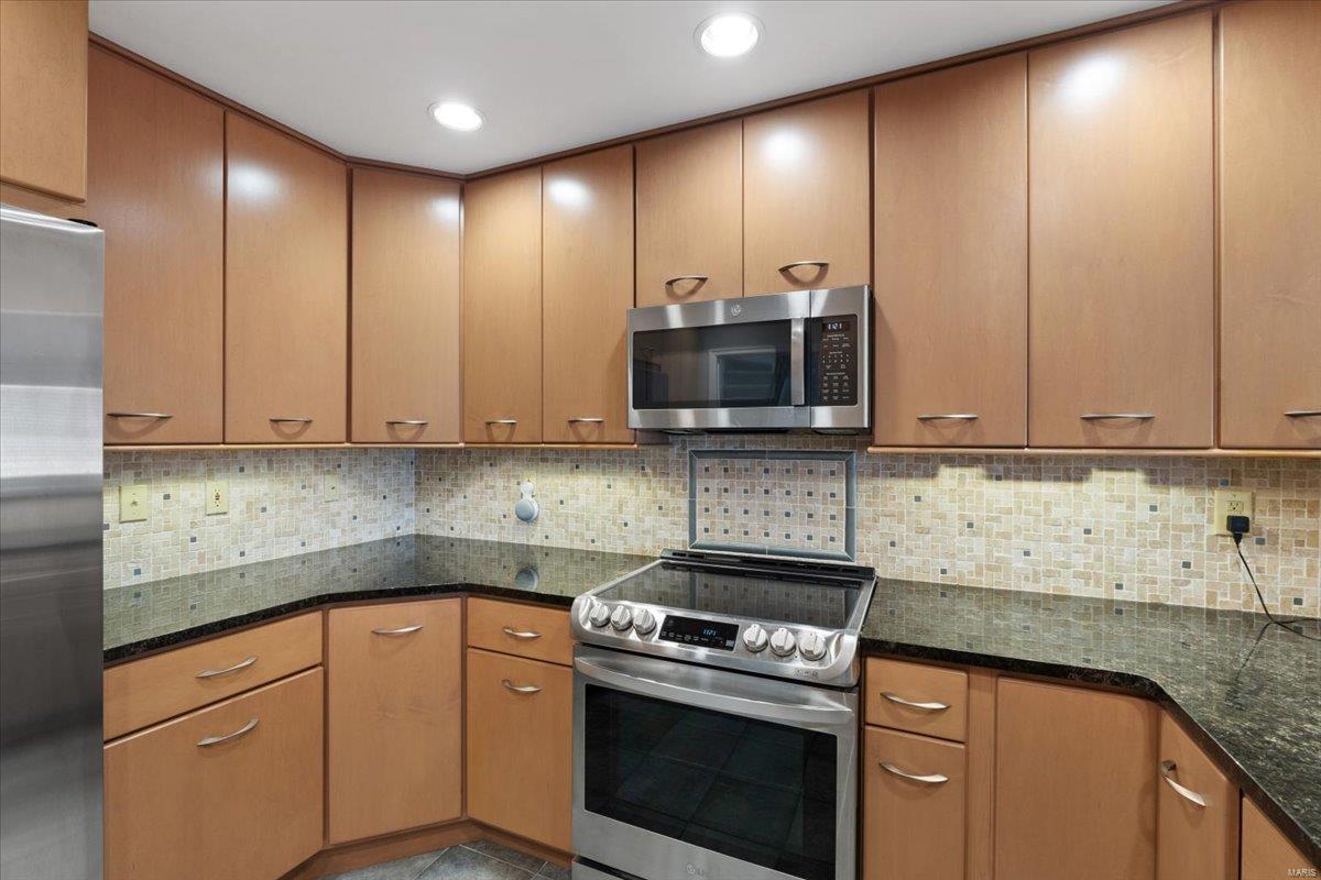 4454 Lindell Boulevard Unit: 28