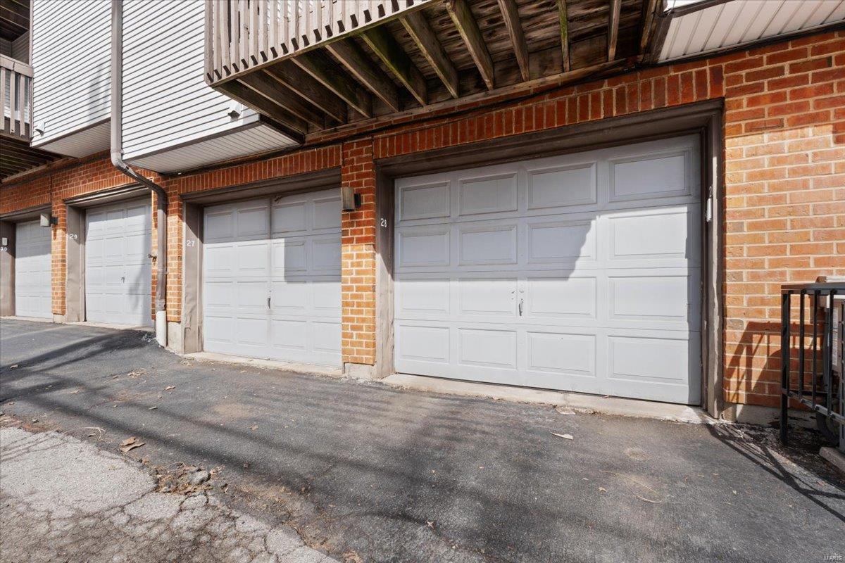 4454 Lindell Boulevard Unit: 28