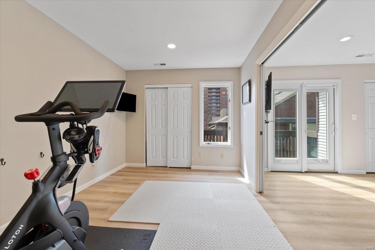 4454 Lindell Boulevard Unit: 28